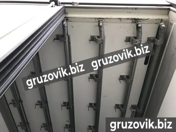 Полуприцеп-рефрижератор schmitz SKO24 11 2017 года б/у фото 2