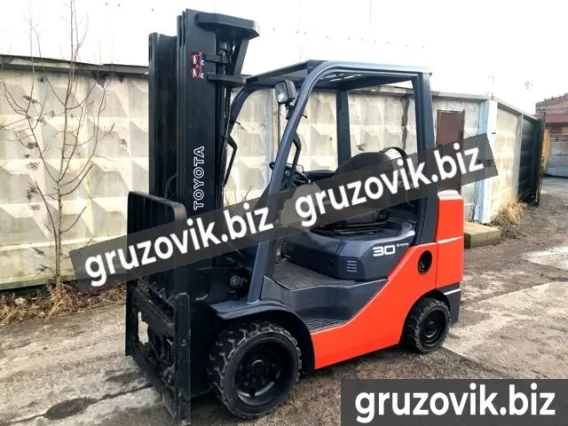 Фронтальный погрузчик Toyota 8FG32 2008 года б/у