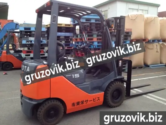 Вилочный погрузчик Toyota 1.5 2008 года б/у
