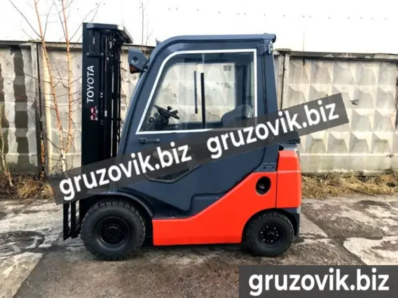 Вилочный погрузчик Toyota 8FG32 2012 года б/у