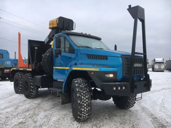 Лесовоз Урал 5557 2022 года новый фото 2