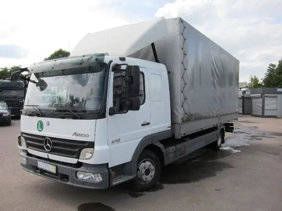 Тентованный грузовик Mercedes-Benz Atego 818 2010 года б/у фото 3