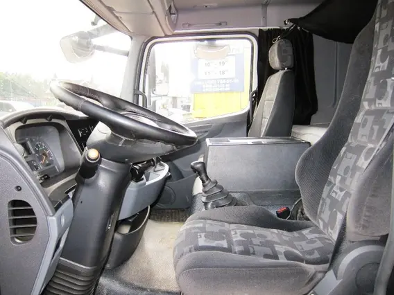 Тентованный грузовик Mercedes-Benz Atego 818 2010 года б/у фото 11