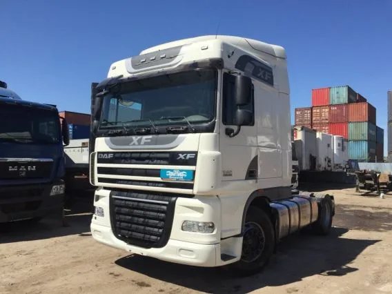 Тягач DAF XF 105 2014 года б/у