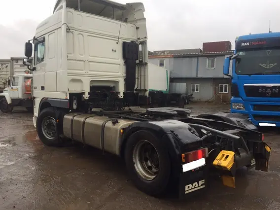 Тягач DAF XF 105 2010 года б/у фото 12