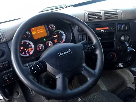 Тягач DAF FT CF85.460 2013 года б/у фото 6