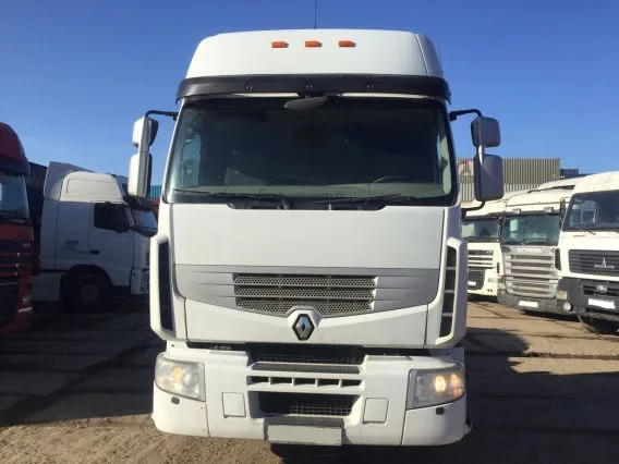 Тягач Renault Premium 2013 года б/у
