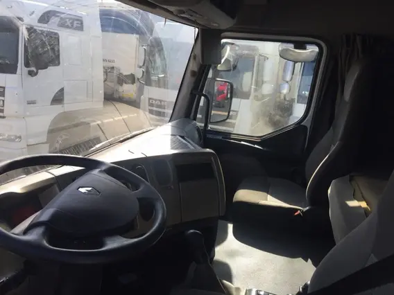 Тягач Renault Premium 2012 года б/у фото 9