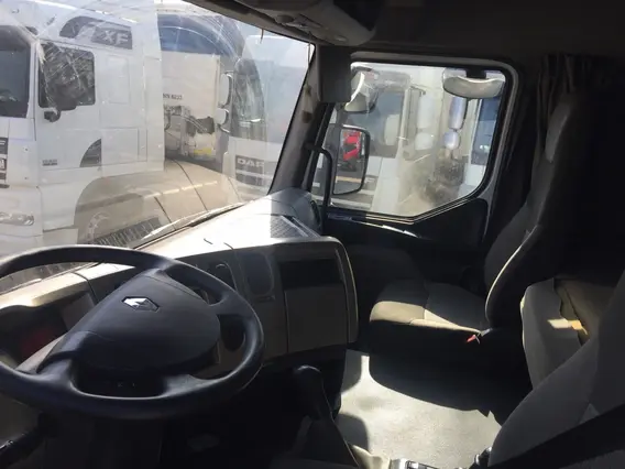 Тягач Renault Premium 2012 года б/у фото 6