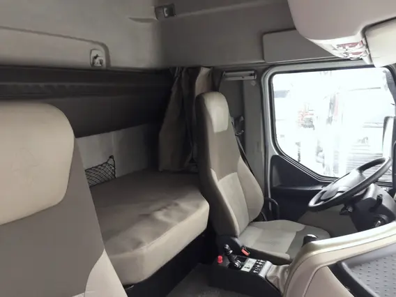 Тягач Renault Premium 2013 года б/у фото 7
