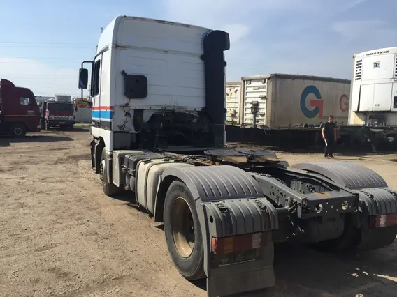 Тягач Mercedes-Benz Actros 2003 года б/у фото 6