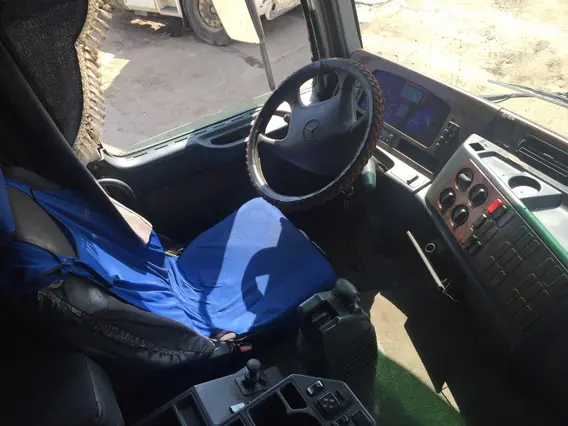 Тягач Mercedes-Benz Actros 2003 года б/у фото 7