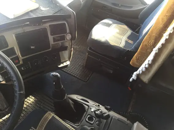 Тягач Renault Magnum 2002 года б/у фото 7