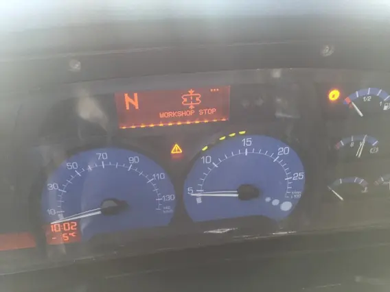Тягач Renault Magnum 2002 года б/у фото 8