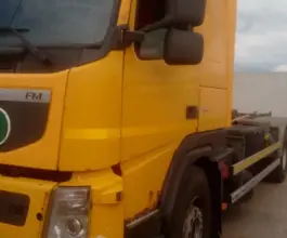 Контейнеровоз Volvo FM 2010 года б/у фото 2