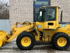 Фронтальный погрузчик Komatsu WA 2012 года б/у