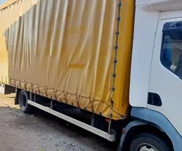 Тентованный грузовик Тентованный грузовик  DAF 2004 года б/у фото 2