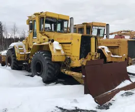 Фронтальный погрузчик Кировец К-702  б/у