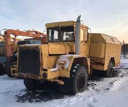 Дорожно-уборочный автомобиль Кировец К-703  б/у