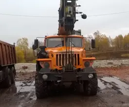 Автокран   Урал 5557  б/у