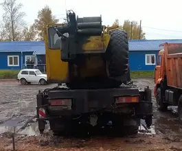 Автокран   Урал 5557  б/у фото 3