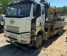 Самопогрузчик FAW J6P с КМУ  2023 года б/у фото 4