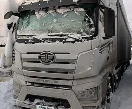 Тягач Седельный тягач FAW J7 2023 года б/у фото 2