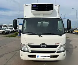Рефрижератор Фургон  HINO 2017 года б/у фото 2