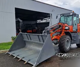 Фронтальный погрузчик QUADTRAC WL100T EVO 2025 года новый
