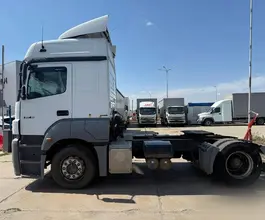 Седельный тягач Седельный тягач Mercedes-Benz Axor 2013 года б/у фото 4