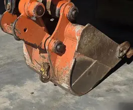 Экскаватор Hitachi ZX30UR-5B 2017 года б/у фото 4
