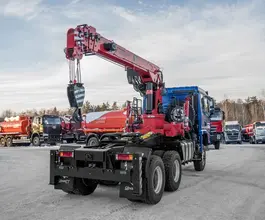 Тягач с КМУ Shacman SX32586V385 2025 года новый фото 3