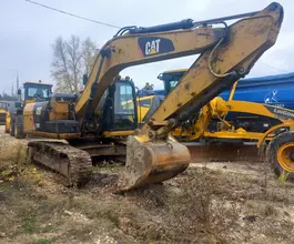 Экскаватор CATERPILLAR 318D2L 2017 года б/у фото 2
