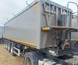 Самосвальный полуприцеп Bodex KIS 4WA1 2023 года б/у