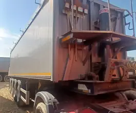 Самосвальный полуприцеп Bodex KIS 4WA1 2023 года б/у