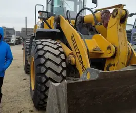 Фронтальный погрузчик BEEZONE 956GT 2023 года б/у