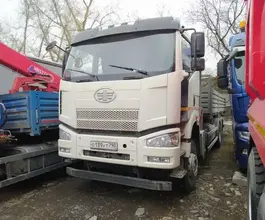 FAW J6P с КМУ  2023 года б/у