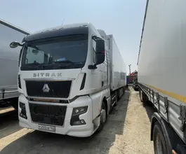 Седельный тягач Седельный тягач SITRAK c7h 2023 года б/у фото 3