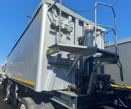 Самосвальный полуприцеп Bodex KIS 4WA1 2023 года б/у
