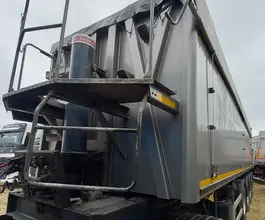 Самосвальный полуприцеп Bodex KIS 4WA1 2023 года б/у фото 4