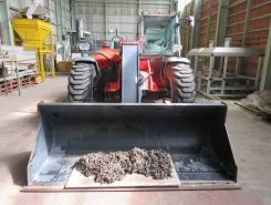 Фронтальный погрузчик Manitou MT 732 2009 года б/у