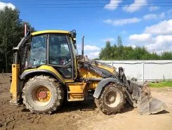 Экскаватор-погрузчик Volvo BL71 2012 года б/у