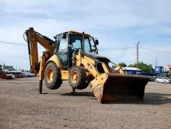 Экскаватор-погрузчик Caterpillar 428 2011 года б/у