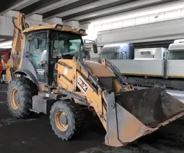 Экскаватор-погрузчик RUNMAX SE440 2022 года б/у
