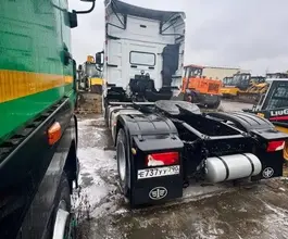 Седельный тягач Седельный тягач FAW J7 2023 года б/у фото 5
