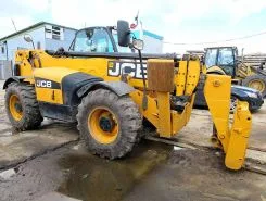 Телескопический погрузчик JCB Loadall 540-170 2011 года б/у фото 2
