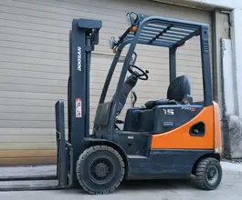 Вилочный погрузчик Doosan D15S 2014 года б/у