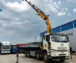 Манипулятор-самопогрузчик FAW CA3310 с КМУ XCMG SQZ330-6 2025 года новый фото 3