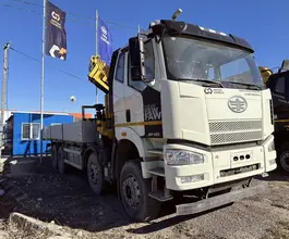 Манипулятор-самопогрузчик FAW CA3310 с КМУ XCMG SQZ200-4 2025 года новый фото 3