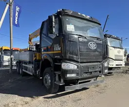 Манипулятор-самопогрузчик FAW J6P CA3250 с КМУ XCMG SQS250RU-5 2025 года новый фото 2